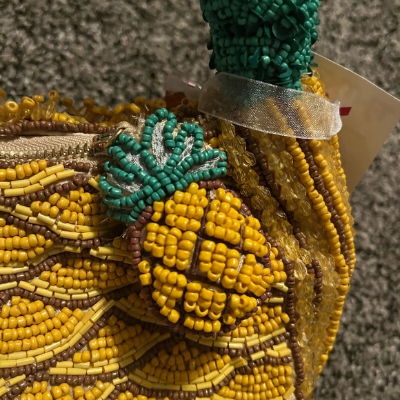 Pineapple beaded bag - Picture 2 of 6